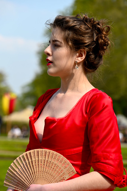 220423 Haarzuilens - Elfia 2022 - Costume Parade - Lady in Red 1006
