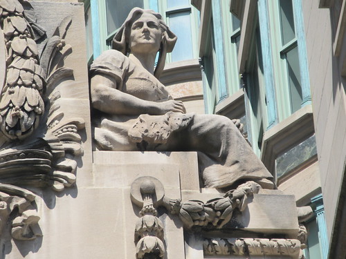 2022 New York State Crest and Male / Female Statues 4482 | by Brechtbug
