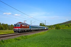 EVG 1142 654 mit dem Partyzug von Bremen Hbf nach Mu00fcnchen Hbf am 15.05.2022 bei Haunetal-Neukirchen.