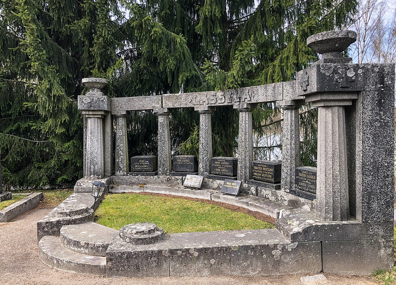 The Lassila grave