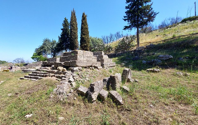 Monumenti funerari che risalgono al IV° secoloa.C.