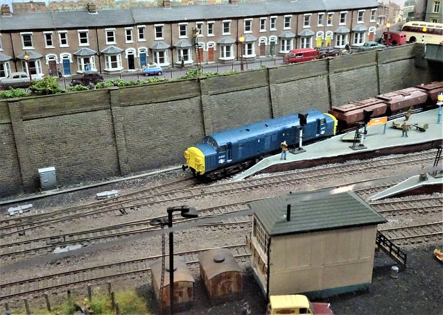 D6727 Eases a Freight Through Wardwood Station