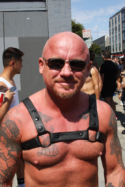 HELLA HOT MUSCLE DADDY ! photographed by ADDA DADA at DORE ALLEY FAIR 2021 ! (safe photo)