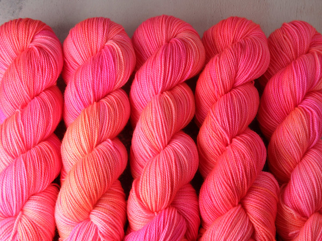 Favourite Sock – pure merino 4 ply/fingering hand dyed superwash wool yarn 100g – ‘New Rose’