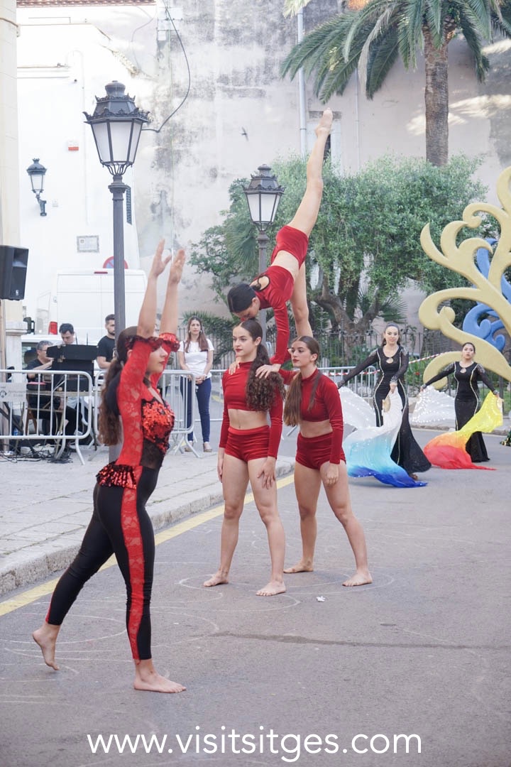 Colla 1,2,3 ...i + Brisa Tropical organitzadores de Carnestoltes i Reina Carnaval Sitges 2023