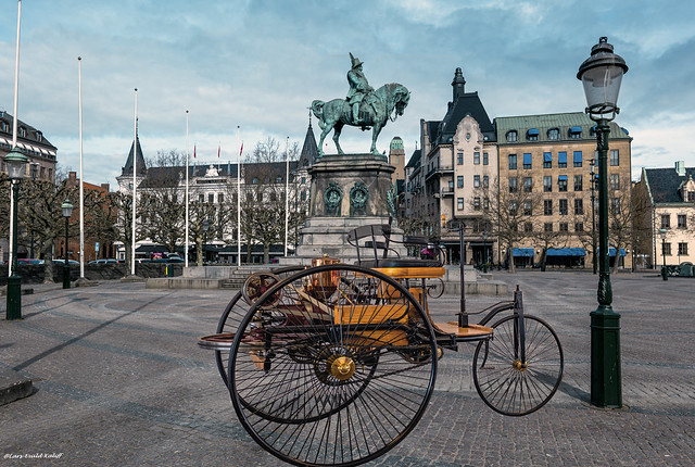 Mercedes Benz årsmodell 1886 på stortorget Malmö