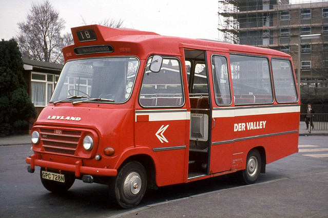 Alder Valley ( Thames Valley & Aldershot Bus Company )  . 502 GPC728N . Maidenhead Bus Station , Berkshire . February-1975 .