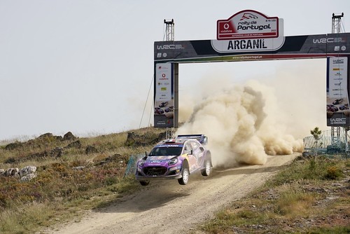 O icónico Sébastien Loeb comanda o Rally de Portugal