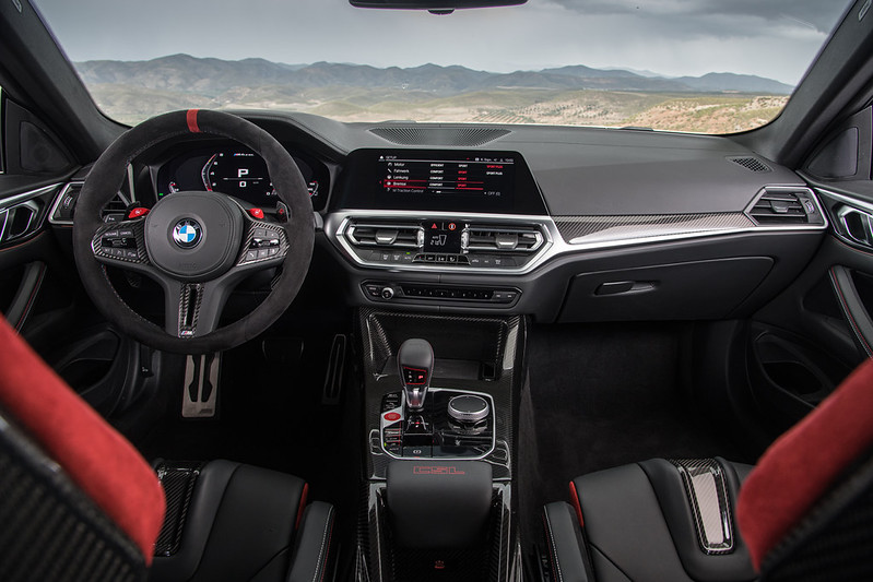 O novo BMW M4 CSL - A reedição de uma lenda