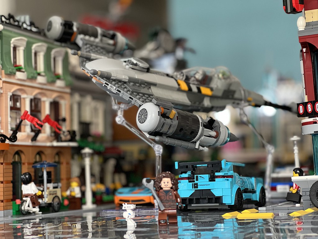 First Naboo Starfighter I’ve build in, what, 23 years?  LEGO has stepped up the experience.