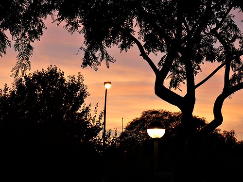 "ENTRE DOS LUCES, PERO CON LUZ PROPIA" by Juanma.-, "BETWEN TWO LIGHTS ., BUT WITH ITS OWN LIGHT".tarragonacataluña cambrilstarragona sunsetin