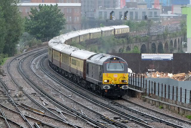 67005 approaching Wandsworth Road_2