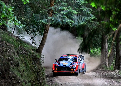 O icónico Sébastien Loeb comanda o Rally de Portugal