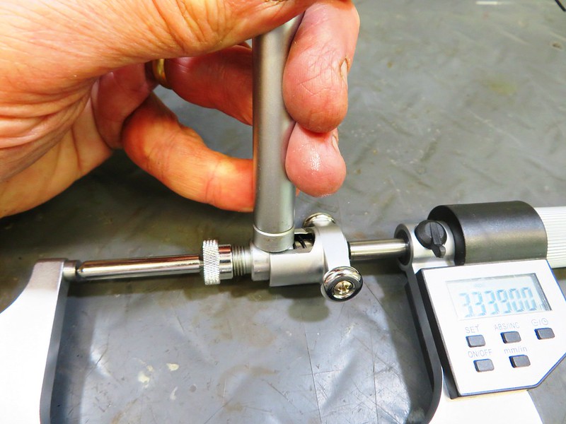 Calibrating Bore Gauge With Micrometer