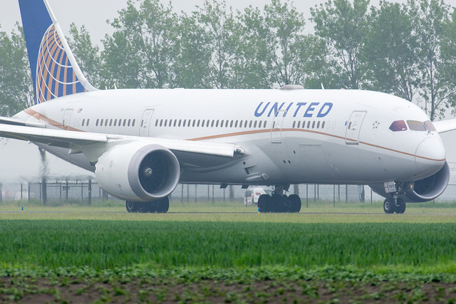 United Airlines 787-8 N30913