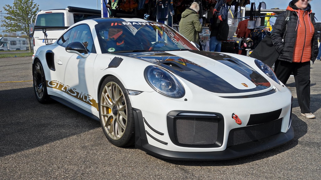 Image of Porsche 911 GT2 RS MR