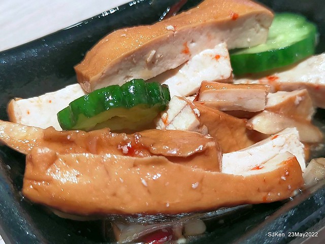 「初麵_松江四平店 」(Shrimp tomato noodle, Braised beef on rice and fried chicken), Taipei, Taiwan, May 23, 2022.
