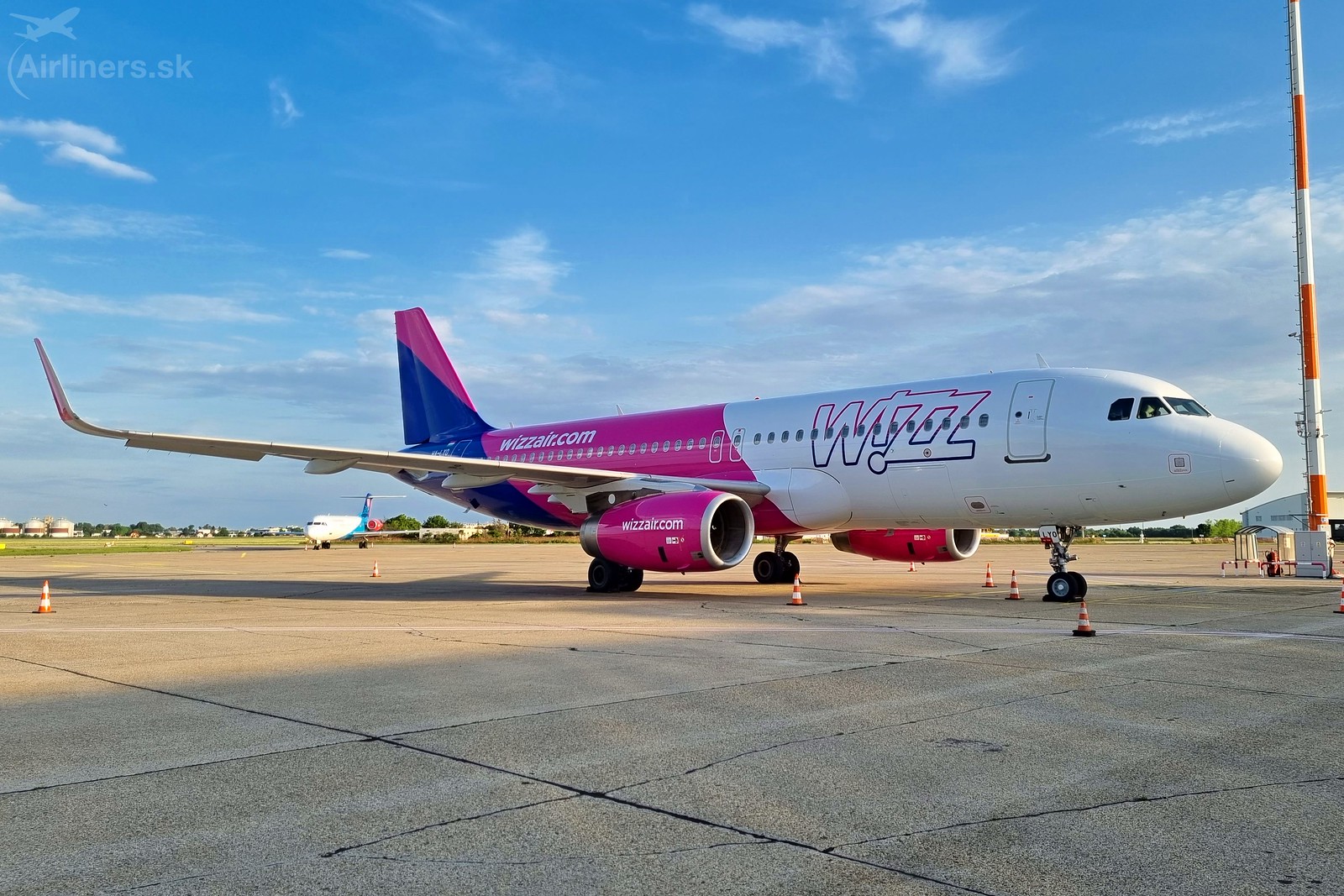 HA-LYO Wizz Air Airbus A320-232(WL)