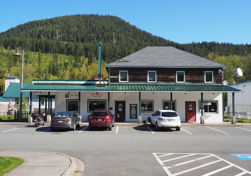 Cascadia Inn and Cafe