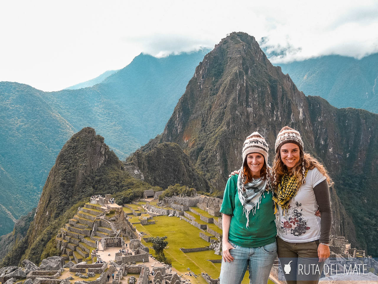 Travel guide to Machu Picchu - the best photo with the citadel and Huayna Picchu behind. 