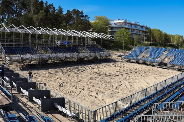 Majoru pludmales smiltīs top pasaules tūres posmu pludmales volejbolā turnīra stadions