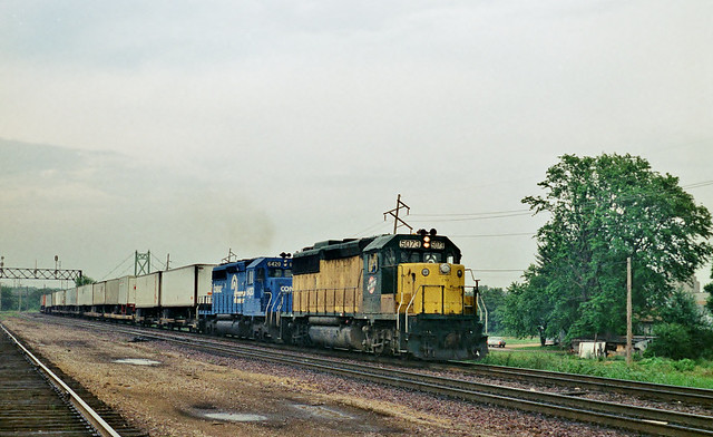 CNW 5073 west in Clinton, Iowa on July 15, 1990.