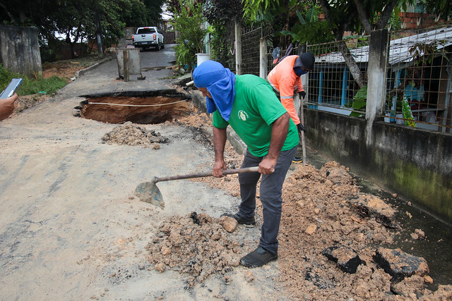 26.5.2022 - Prefeitura recupera redes de drenagem da zona Sul