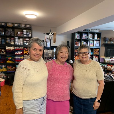 Three of us (Connie, me and Bev - knitnut246, Sue2Knits and Bevyknits46) during this week’s knit afternoon wearing our Ranunculus by Midori Hirose!!