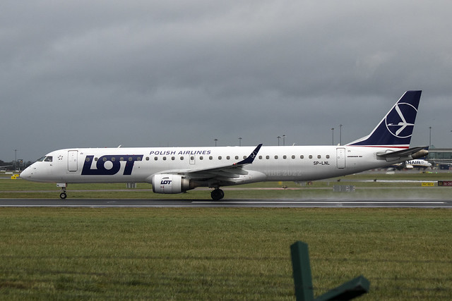 SP-LNL | LOT - Polish Airlines | Embraer ERJ-195AR (ERG-190-200 IGW) | CN 19000382 | Built 2010 | DUB/EIDW 06/01/2022 | ex PR-AYM