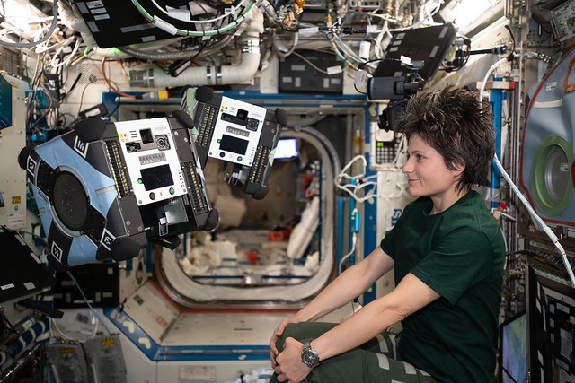 Astronaut Samantha Cristoforetti monitors Astrobee robotic free-flyers