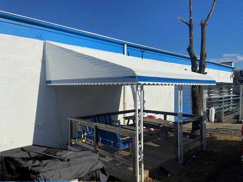 commercial-aluminum-deck-awning_51890621570_o_2