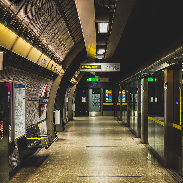 Westminster tube station, London ウェストミンスターの地下鉄駅、ロンドン