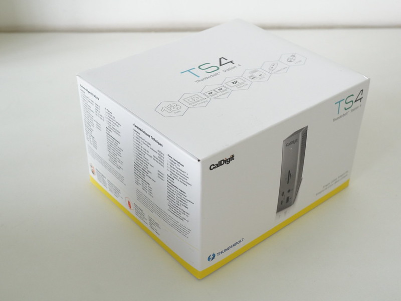 CalDigit TS4 - Box