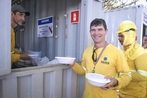 Mais de 800 refeições são servidas por dia na obra do Túnel de Taguatinga
