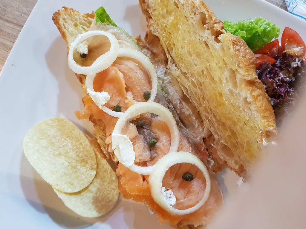煙熏三文魚三明治 Smoked Salmon Sandwich rm$18.90 @ Doi Chaang Caffe USJ10