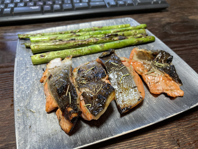 Grilled salmon and asparagus @ Home