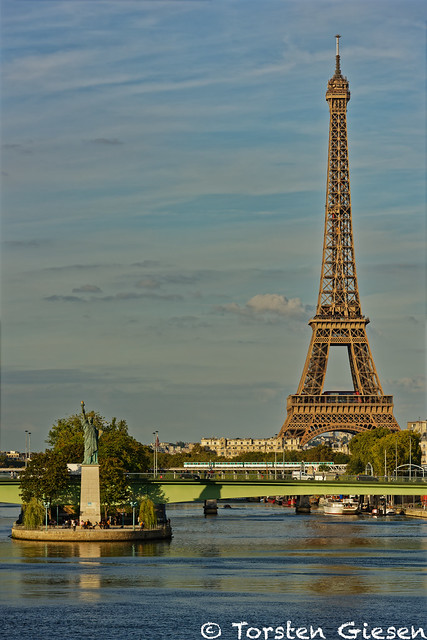 Paris_Tour-Eiffel_Statue_de-la_Liberté_Métro_Ligne6_14.09.2018_DxO