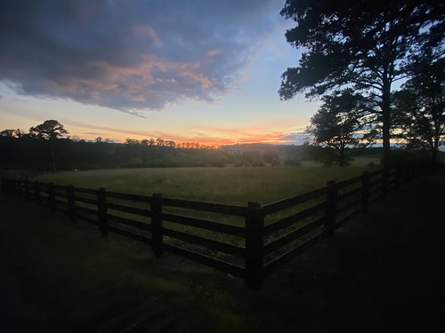 rustburg virginia airbnb sunset dusk