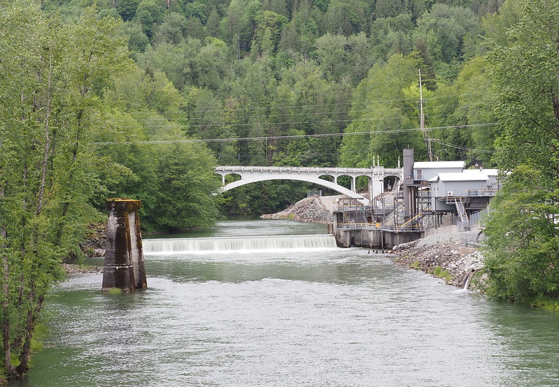Henry Thompson Bridge and Baker River Weir: The pier on the left is from the old Great Northern Railway bridge.