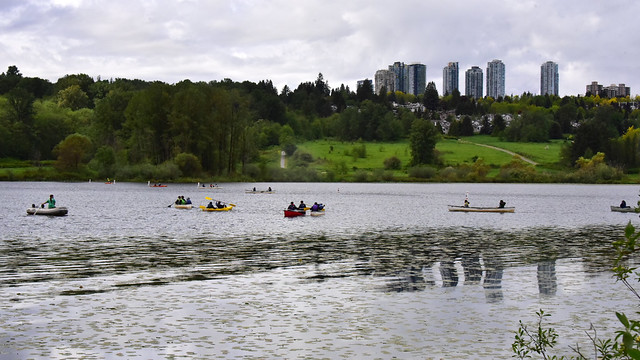 Canoe classes on Deer Lake