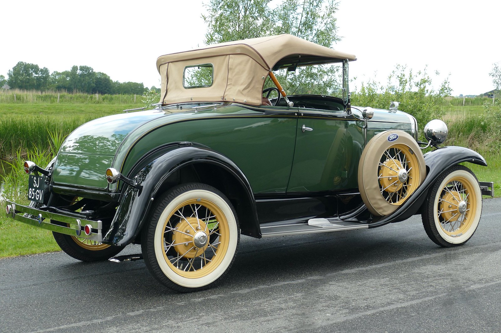 Ford Model A Roadster DeLuxe 1930