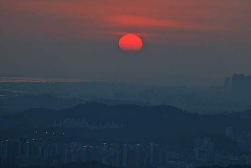Beautiful sunset from the top of the N Seoul Tower! 🌇 #SouthKorea #exploreROK #Korea #exploreKorea #travel #visitSouthKorea #SeoulCity #SeoulSouthKorea #SeoulTower #NamsanTower #ISeoulU by ChrisAstro,