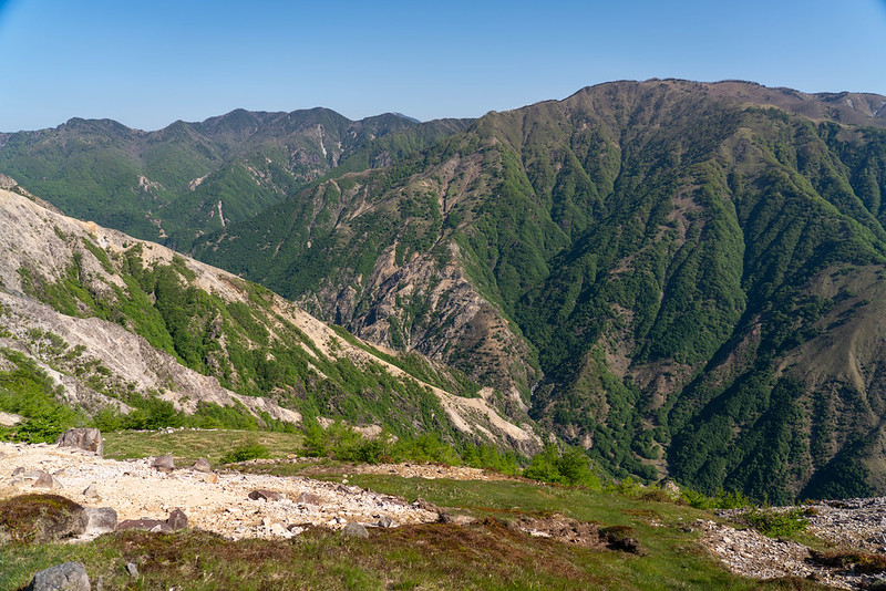 中倉山の稜線