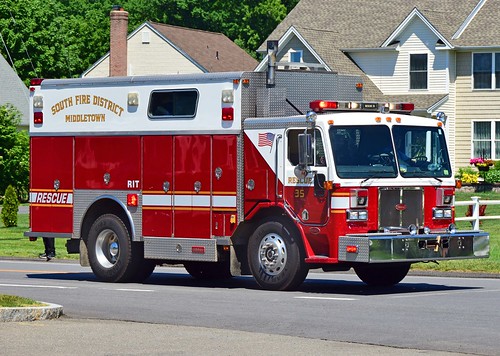 ct connecticut fire truck emergency apparatus parade middletown peterbilt saulsbury