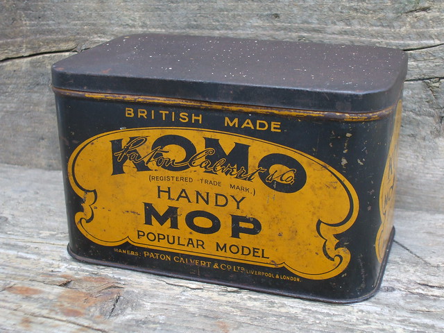 Vintage Advertising Tin For The British Made Komo Handy Mop By Paton Calvert & Company