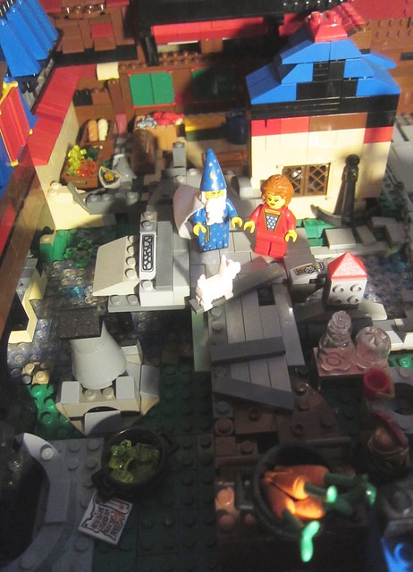 Classic Castle: the Wizard and Esmeralda (the former queen) has a serious discussion about their cave-dwelling life, the dragon and an upcoming invention of his (medieval fantasy LEGO MOC with AFOL minifigures) Toy Hobby Collector