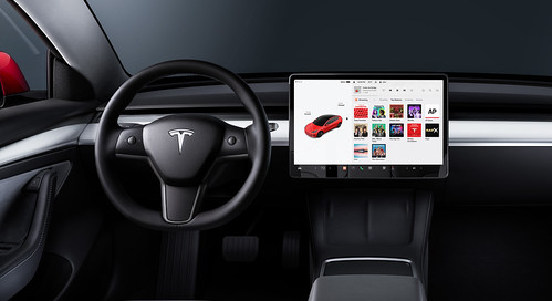 É mais provável ter um acidente com um Porsche do que com um Tesla