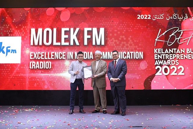 Molek Fm Terima Anugerah Perniagaan Keusahawanan Kelantan (Kbea) 2022