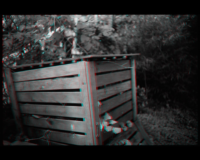 Compost Bin in Anaglyph