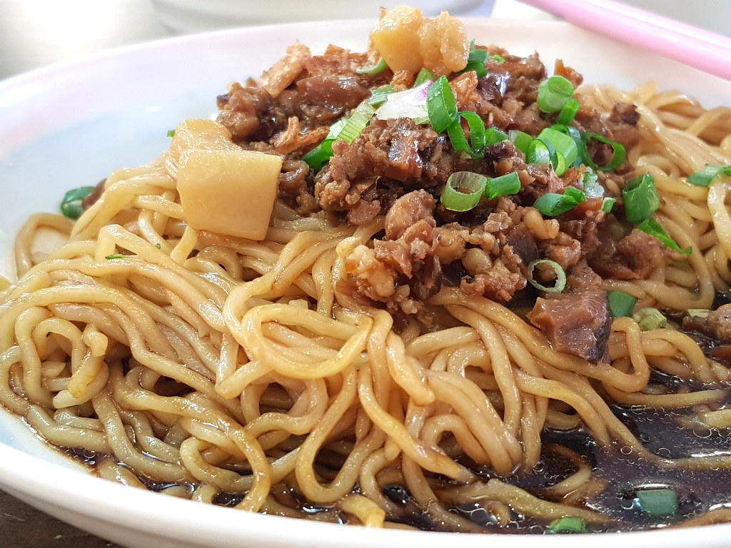 招聘香菇肉麵 Signature Mushroom Pork Noodle rm$12.90 & 鴛鴦 Cham rm$2.80 @ 林老母麵館 Lim LaoBu's Noodle House USJ21